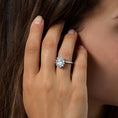 Carica l'immagine nel visualizzatore della galleria, Anello Adattabile Royal Sole Zircone Bianco
