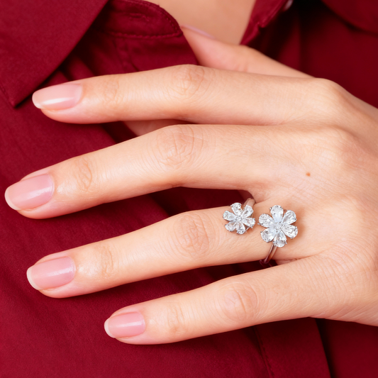 Anello Stardust con Due Margherite di Zirconi Bianchi