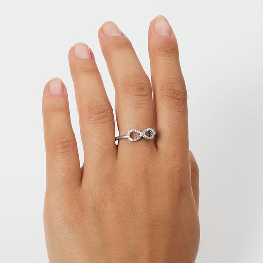 Anello regolabile "Infinito" in Argento e Zirconi