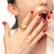 Anello doppia fascia con cuore irregolare martellato