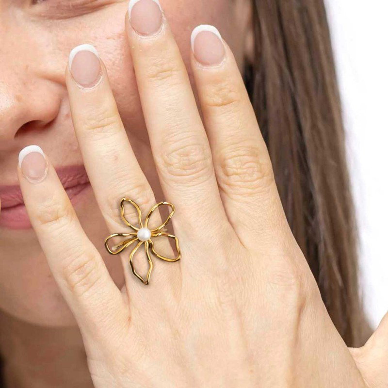 Anello fiore con perla centrale