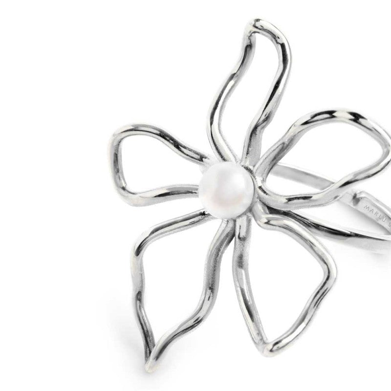 Anello fiore con perla centrale