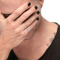 Carica l'immagine nel visualizzatore della galleria, Anello trilogy con zircone 4.25mm
