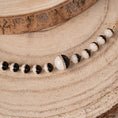 Carica l'immagine nel visualizzatore della galleria, BRACCIALE CON SFERE DIVISE A META
