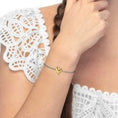 Carica l'immagine nel visualizzatore della galleria, Bracciale catena mesh con cuore irregolare

