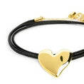 Carica l'immagine nel visualizzatore della galleria, Bracciale triplo filo con cordino cerato con cuore irregolare
