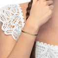 Carica l'immagine nel visualizzatore della galleria, Bracciale triplo filo con cordino cerato con tubolare centrale
