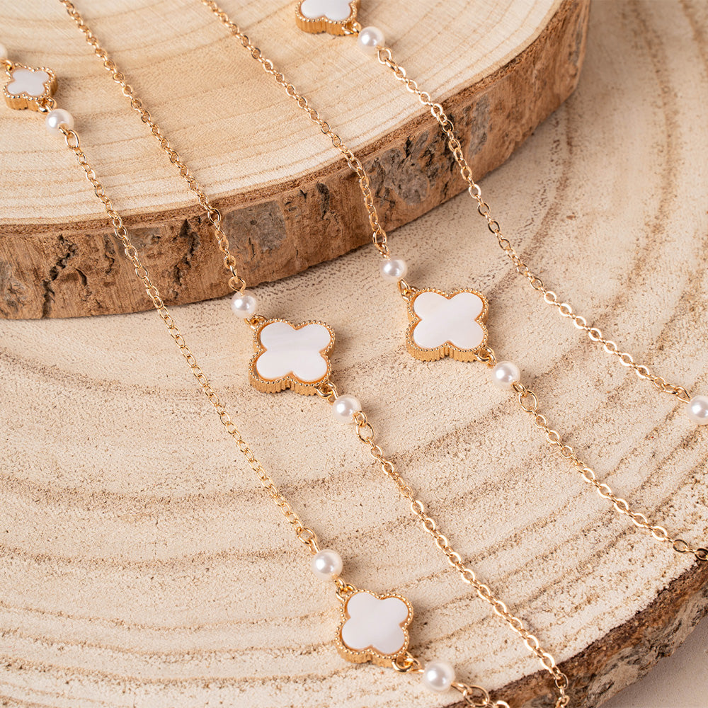 COLLANA LUNGA CON QUADRIFOGLI E PERLE