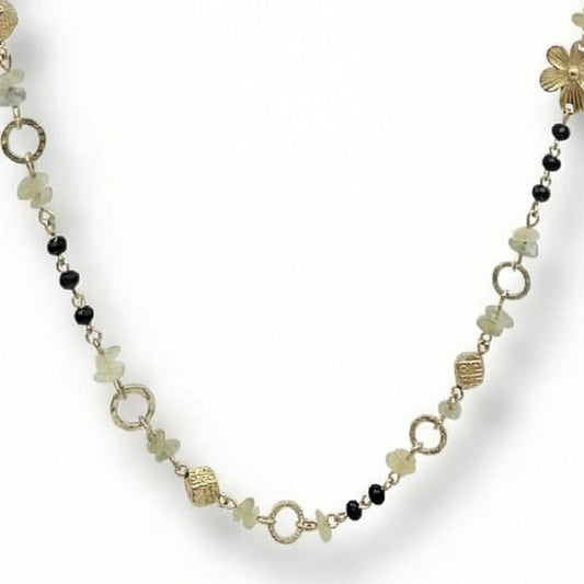 COLLANA LUNGA CON PIETRE IRREGOLARI DISCHI RIGATI E FIORI