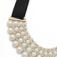 Carica l'immagine nel visualizzatore della galleria, COLLANA GIROCOLLO CON FILI RIGIDI DI PERLE, STRASS E TESSUTO
