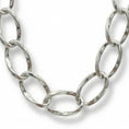 Carica l'immagine nel visualizzatore della galleria, COLLANA LUNGA A CATENA CON MAGLIE CRESCENTI VERSO IL CENTRO
