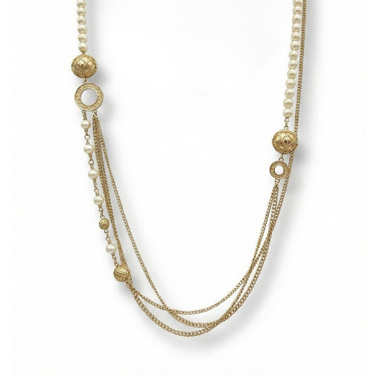 COLLANA LUNGA CON FILO DI PERLA, CATENE FINE E ELEMENTI A SFERA